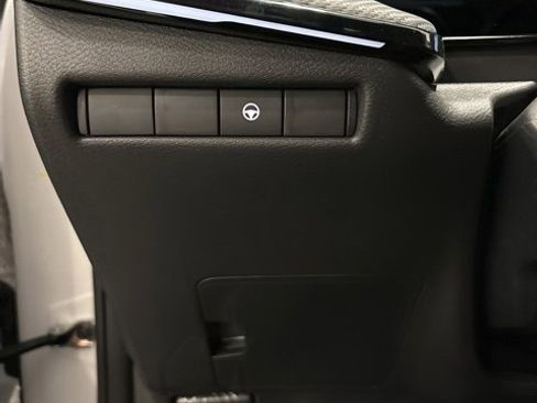 New 2025 Nissan Kicks SR image 18