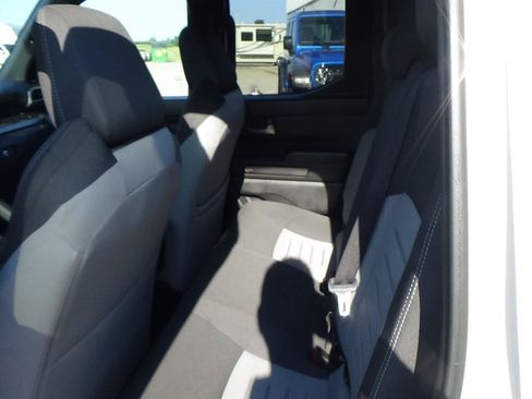 Used 2025 Toyota Tacoma TRD Sport AWD/4WD image 14