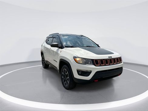 Used 2019 Jeep Compass Trailhawk w/ Cold Weather Group AWD/4WD image 2