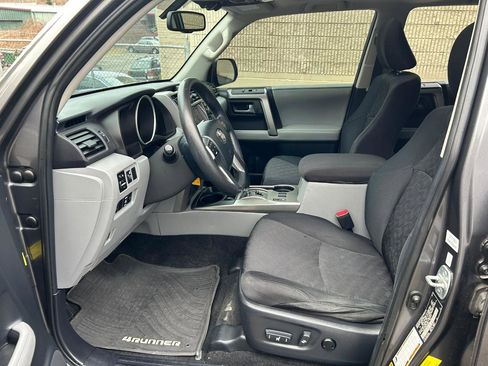 Used 2010 Toyota 4Runner SR5 image 12