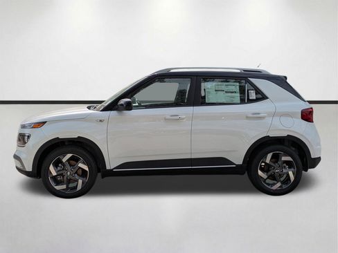 New 2026 Hyundai Venue SEL FWD image 8