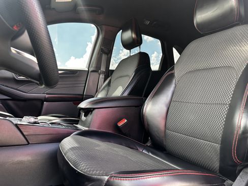 Used 2023 Ford Escape ST-Line image 16