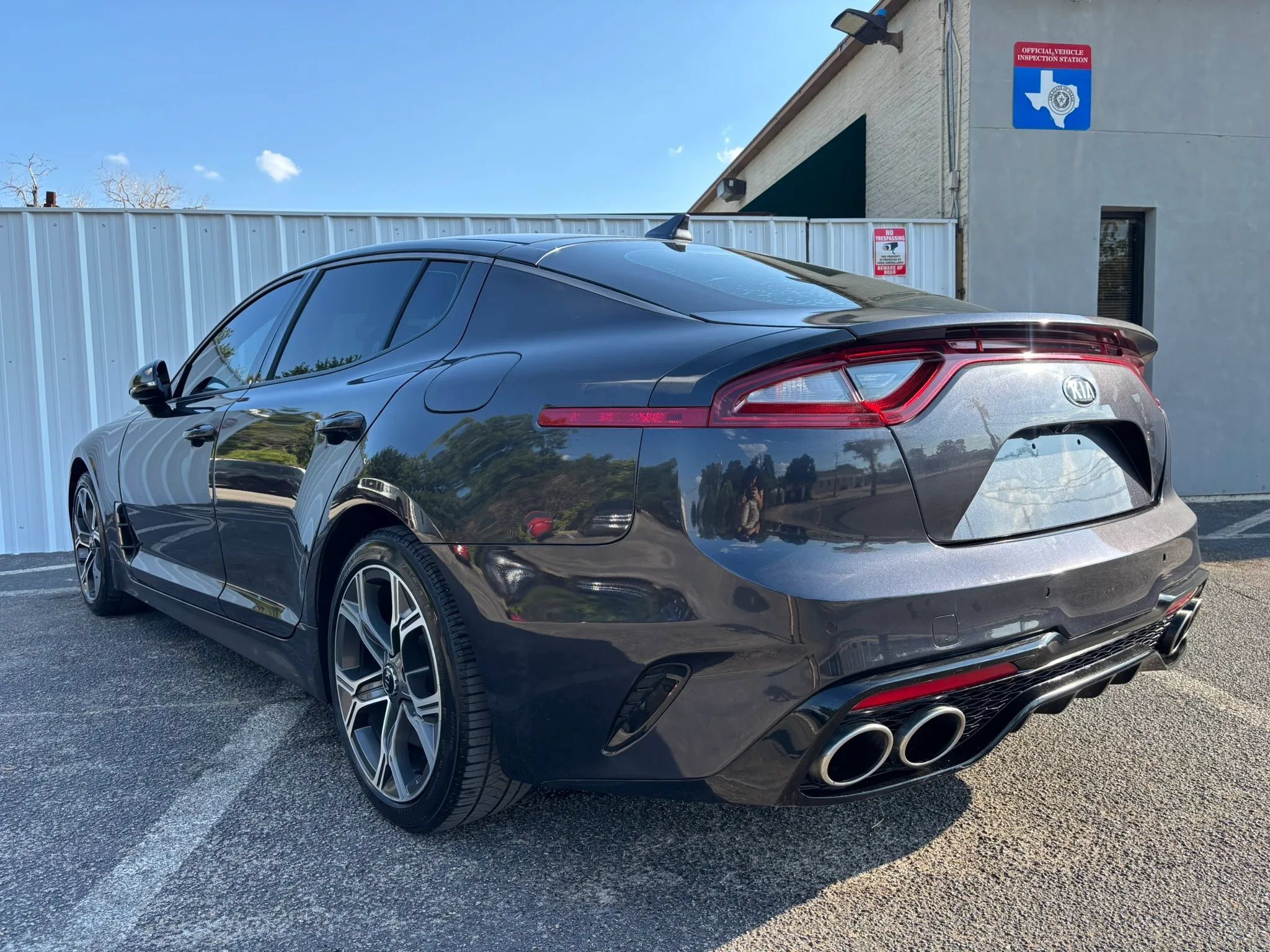 Used 2021 Kia Stinger GT-Line RWD image 3