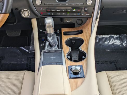 Used 2021 Lexus RX 350L FWD w/ Premium Package image 21