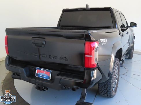 Used 2025 Toyota Tacoma TRD Sport AWD/4WD image 3