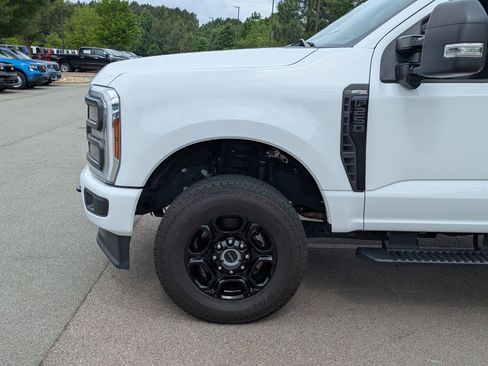 Certified 2024 Ford F250 XL w/ STX Appearance Package AWD/4WD image 11