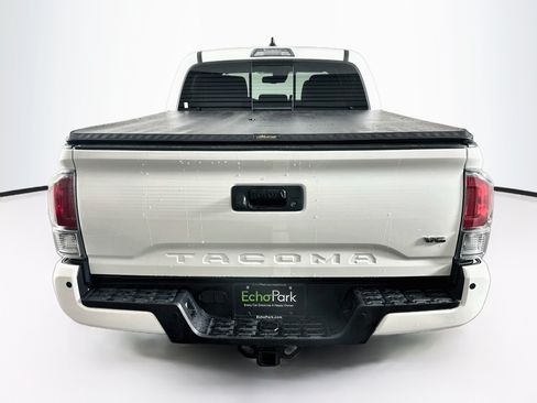 Used 2022 Toyota Tacoma TRD Sport w/ Technology Package RWD image 7