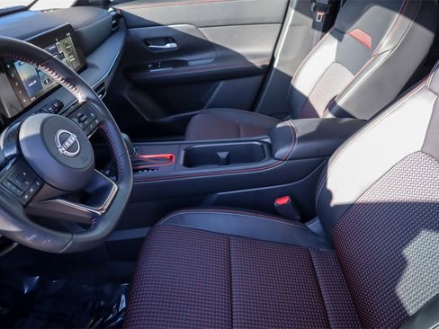 Used 2025 Nissan Kicks SR image 9