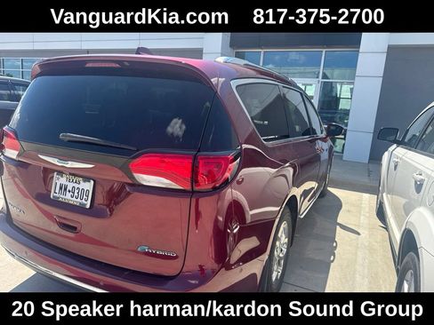 Used 2018 Chrysler Pacifica Limited w/ Advanced Safetytec Group FWD image 3