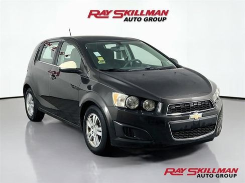 Used 2015 Chevrolet Sonic LT FWD image 1