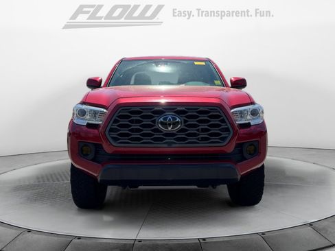 Used 2023 Toyota Tacoma SR5 AWD/4WD image 2