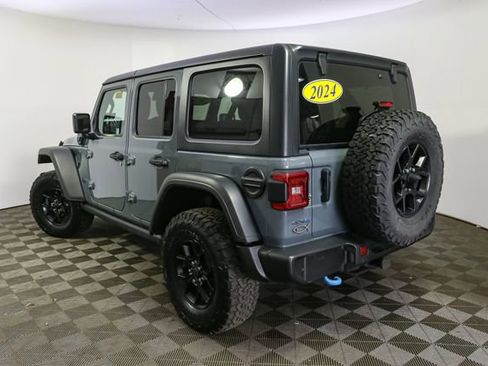 Used 2024 Jeep Wrangler Unlimited AWD/4WD image 9