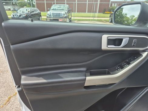 Used 2023 Ford Explorer XLT w/ Equipment Group 202A image 23