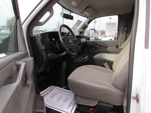 Used 2020 Chevrolet Express 3500 w/ Power Convenience Package RWD image 8