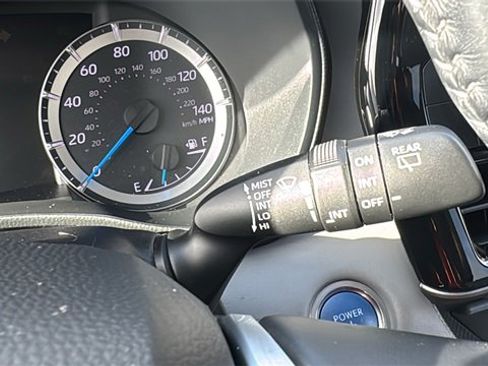 Used 2021 Toyota Highlander LE image 19