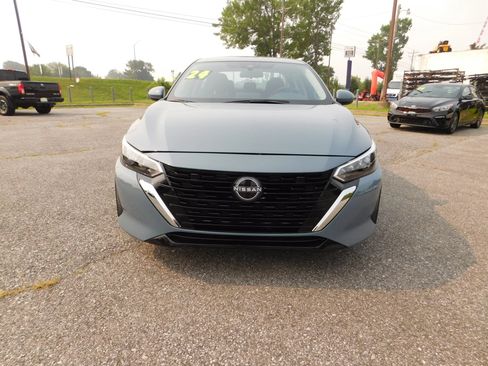 Used 2024 Nissan Sentra SV FWD image 3