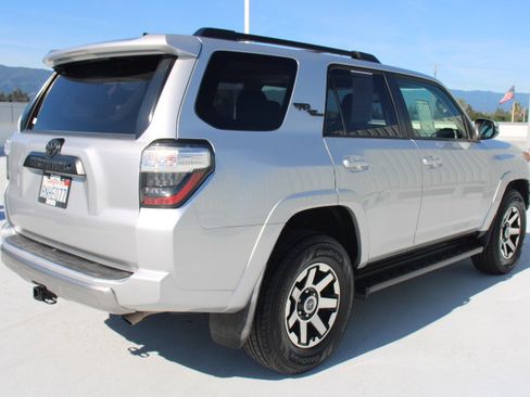 Used 2019 Toyota 4Runner TRD Off-Road Premium AWD/4WD image 3
