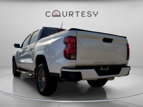 Used 2024 Chevrolet Colorado LT w/ LT Convenience Package image 2