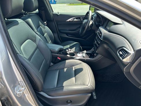 Used 2018 INFINITI QX30 Premium w/ Navigation Package AWD/4WD image 15