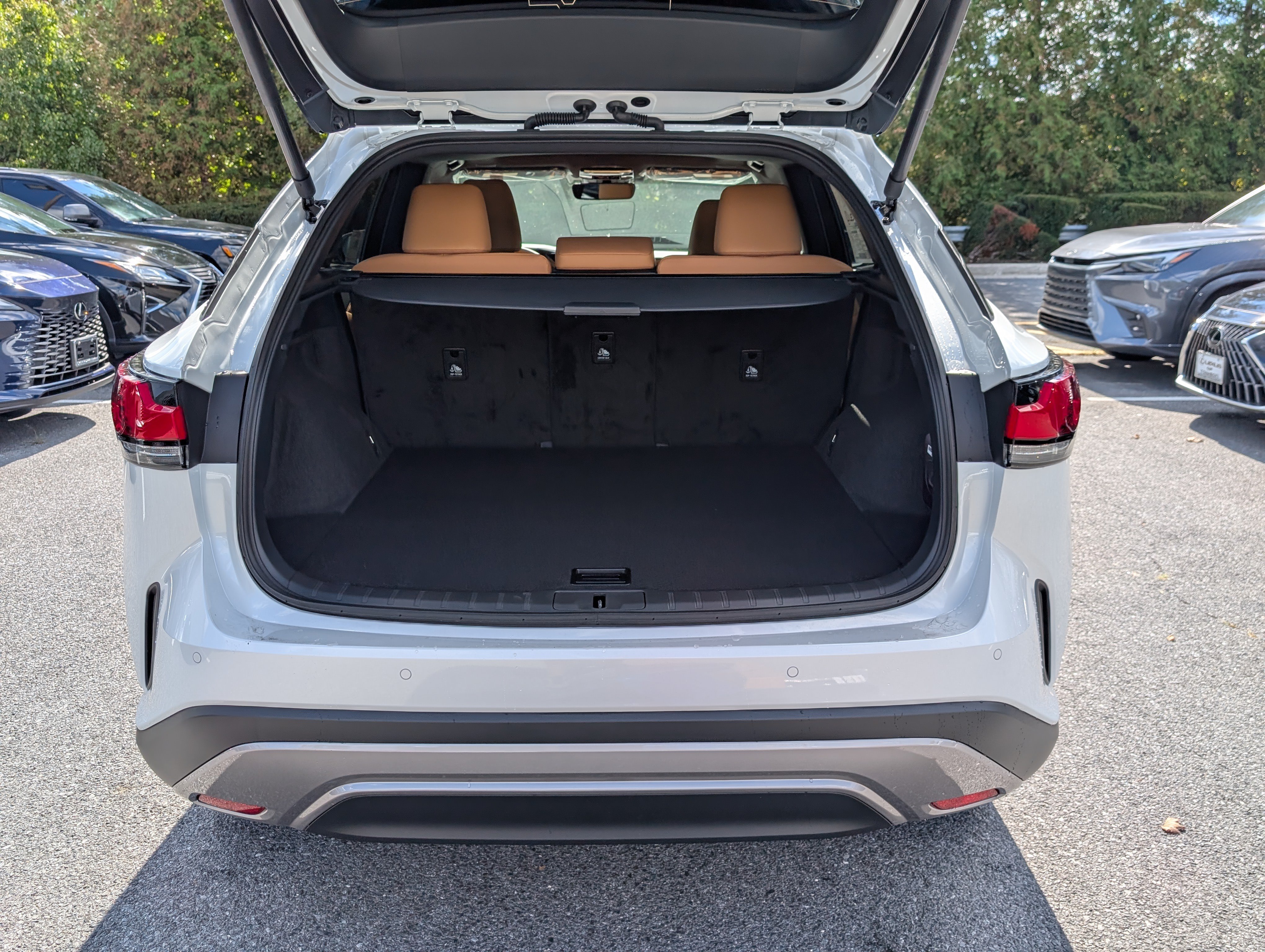 New 2026 Lexus RX 350h w/ Accessory Package (Z1) AWD/4WD image 9