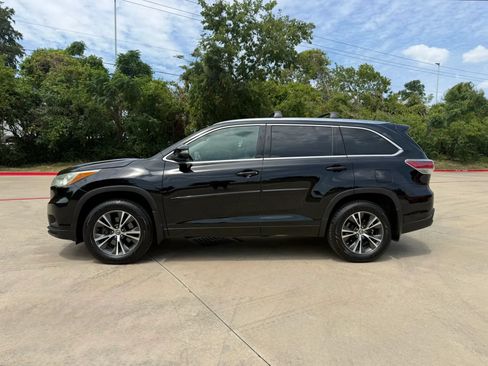 Used 2016 Toyota Highlander XLE w/ Protection Package #3 AWD/4WD image 3