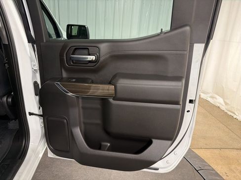 Certified 2022 Chevrolet Silverado 1500 RST w/ Z71 Off-Road Package AWD/4WD image 18