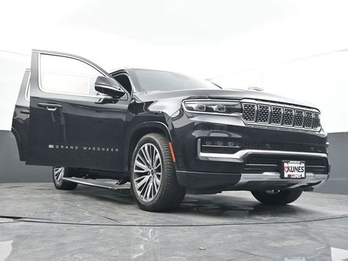 Used 2022 Jeep Grand Wagoneer Series III image 71