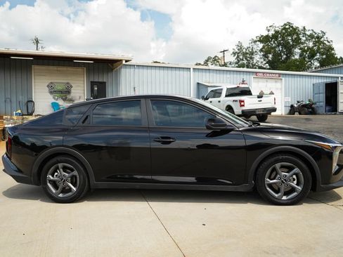 Used 2025 Kia K4 FWD image 3