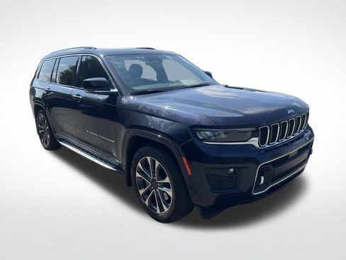 Used 2023 Jeep Grand Cherokee L Overland w/ MOPAR Finishing Package AWD/4WD image 9