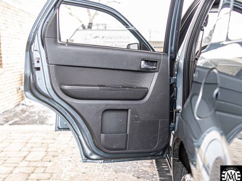Used 2010 Ford Escape Limited image 32