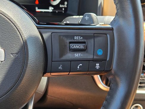 Used 2021 Nissan Rogue Platinum FWD image 31