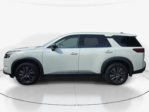 Used 2024 Nissan Pathfinder S FWD image 9
