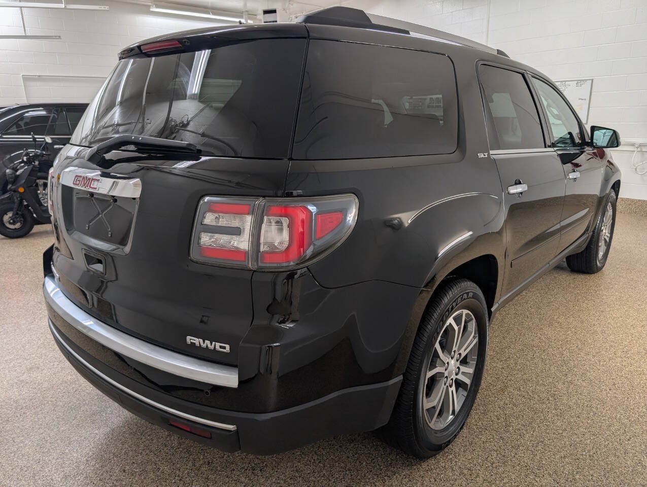 Used 2016 GMC Acadia SLT AWD/4WD image 4