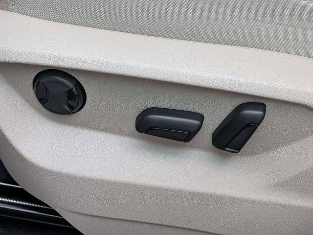 New 2026 Volkswagen Atlas SE FWD image 21