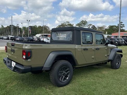 New 2026 Jeep Gladiator Sport AWD/4WD image 8