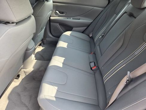 Certified 2025 Hyundai Elantra SEL FWD image 29