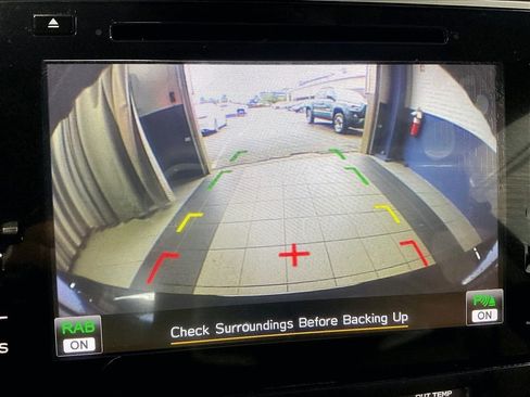 Used 2018 Subaru Legacy 2.5i Limited AWD/4WD image 19