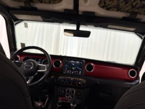 Used 2022 Jeep Gladiator Rubicon w/ Cold Weather Group AWD/4WD image 28
