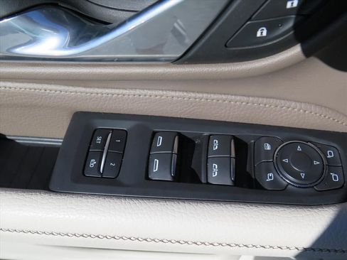 Used 2023 GMC Yukon Denali w/ Denali Reserve Package image 10