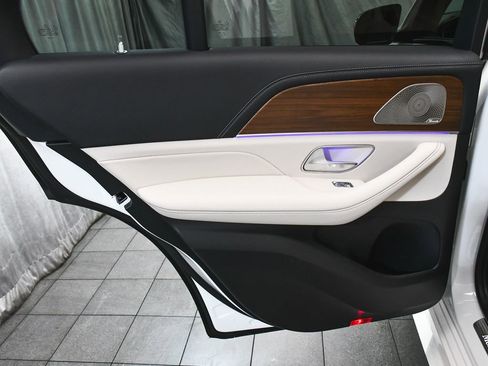 Used 2024 Mercedes-Benz GLE 580 4MATIC image 12