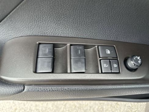 Used 2024 Toyota Camry SE w/ Convenience Package FWD image 15