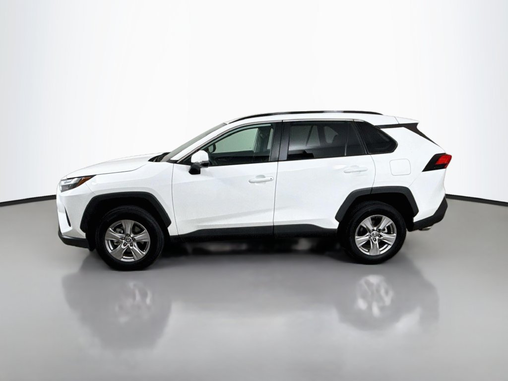 Used 2025 Toyota RAV4 XLE FWD image 4