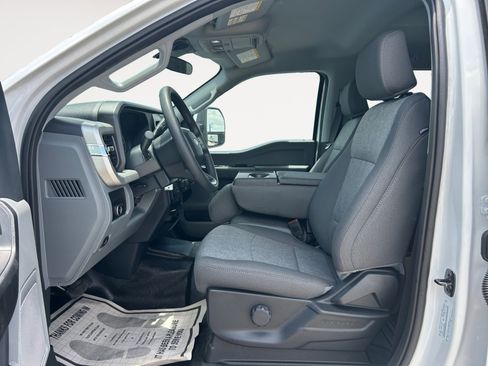 New 2025 Ford F350 XL w/ XL Chrome Package image 15