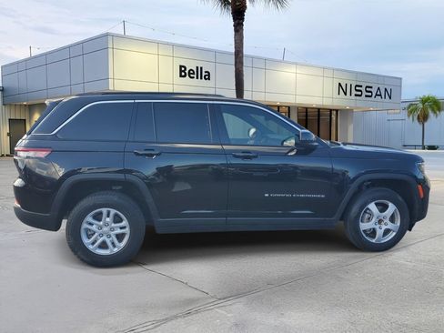 Used 2025 Jeep Grand Cherokee Laredo w/ Luxury Tech Group I RWD image 7