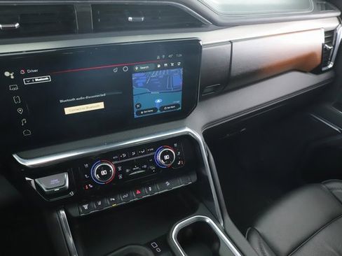 Used 2025 GMC Sierra 2500 Denali image 28