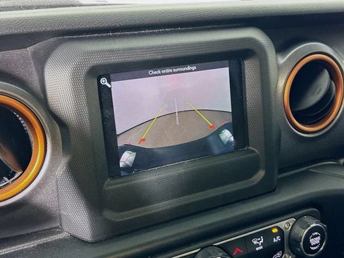 Used 2021 Jeep Gladiator Mojave w/ LED Lighting Group AWD/4WD image 11