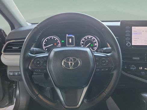 Used 2023 Toyota Camry SE image 17