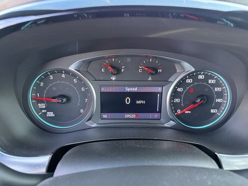 Used 2022 Chevrolet Traverse LT image 11