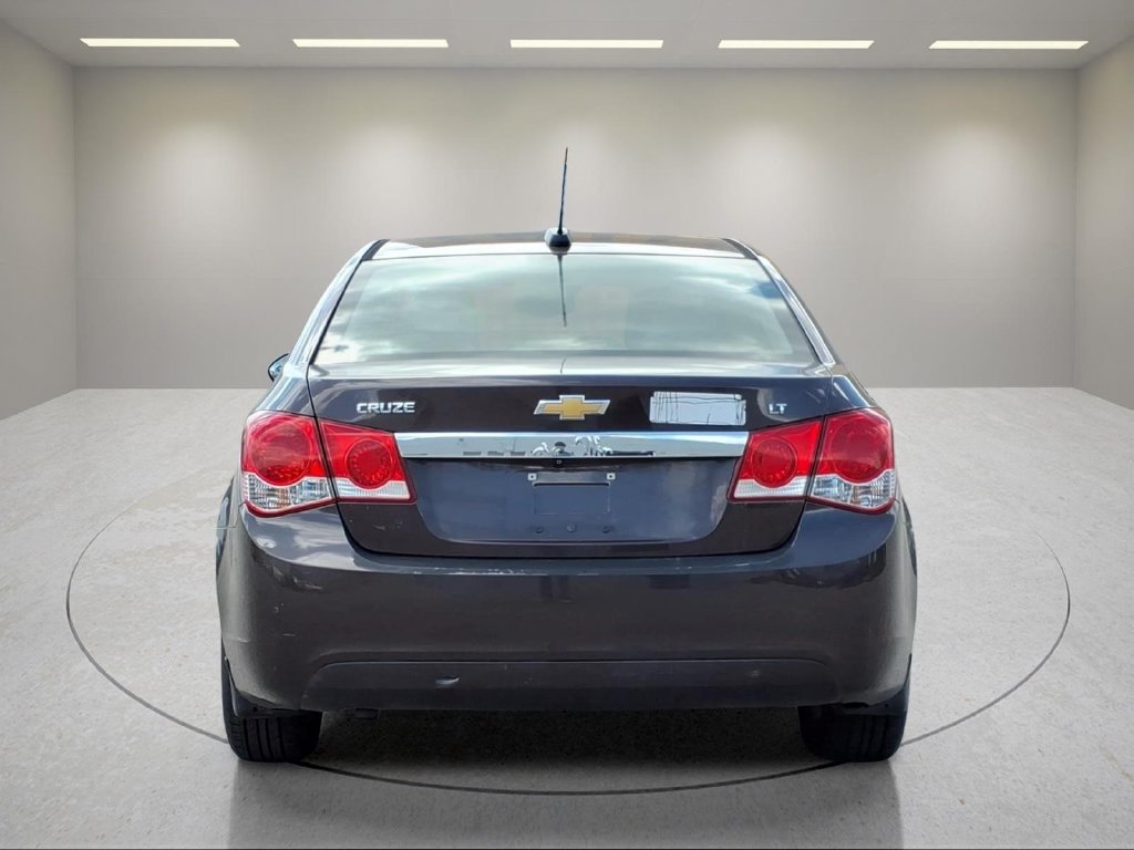 Used 2015 Chevrolet Cruze LT w/ Technology Package FWD image 18