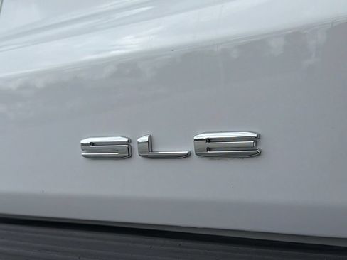 Used 2022 GMC Yukon SLE w/ Gmc Pro Safety Plus Package AWD/4WD image 18